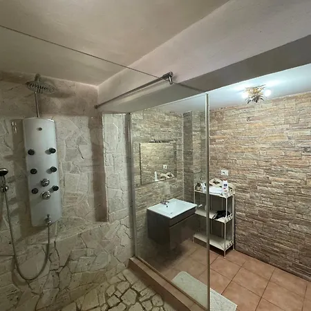 Taverna Anto Appartement *